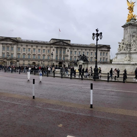 Meet your Posher. - Picture 3 of 7